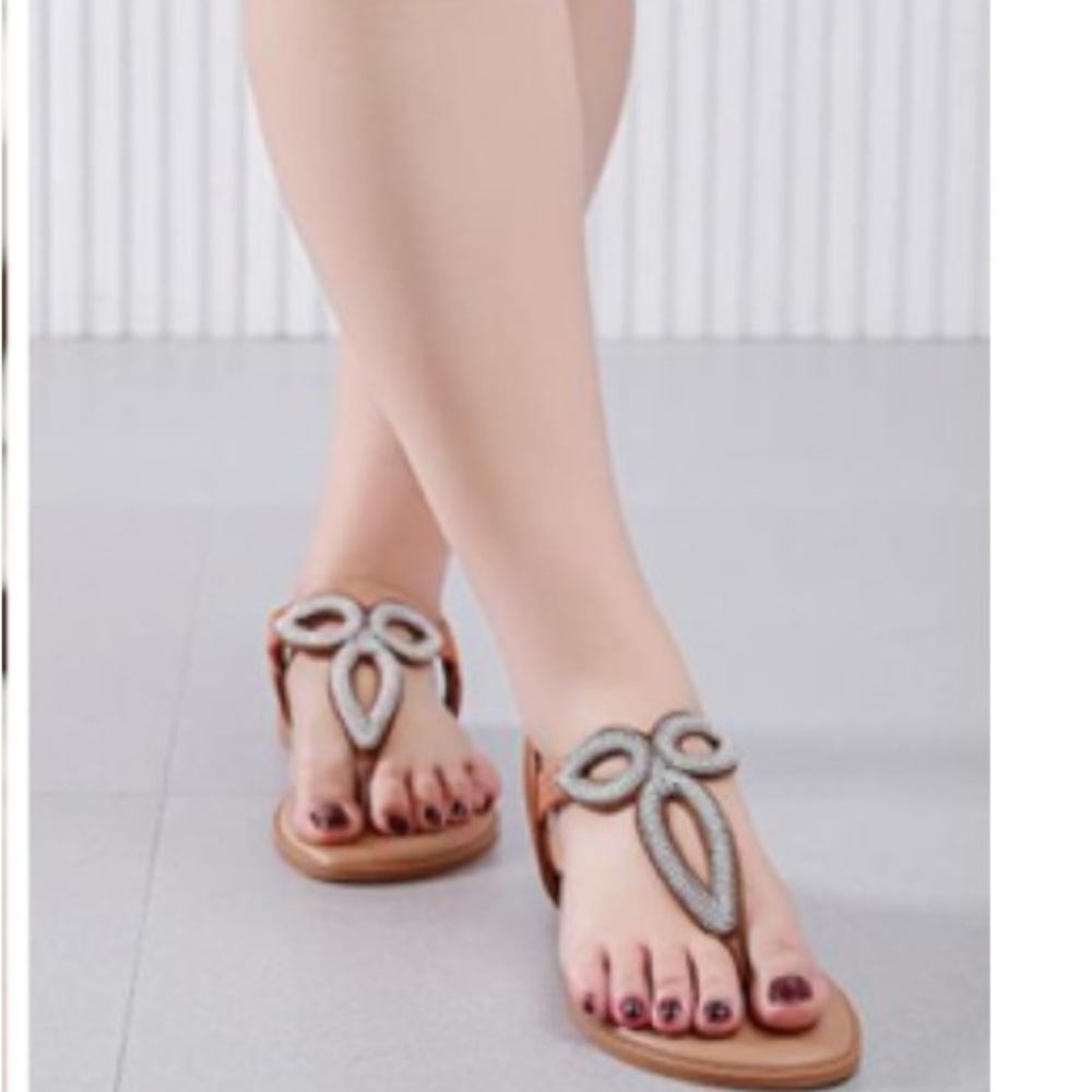 NWOT- Luoika Rhinestone Wide Sandals sz 9.5”